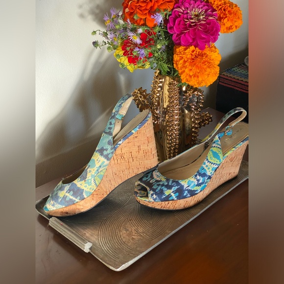 Tahari Taylor Peep Toe Wedges - Picture 2 of 9